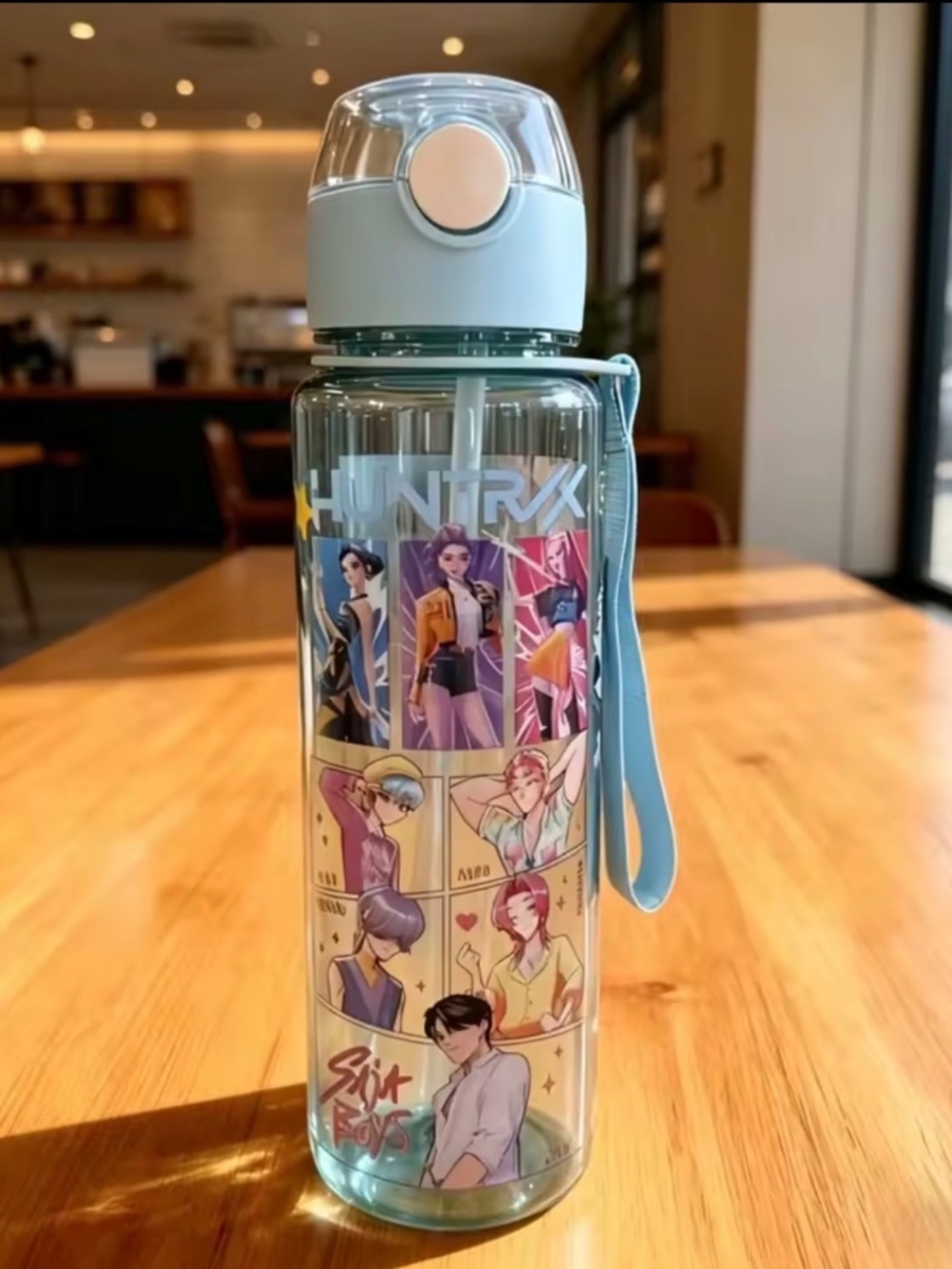 Huntrix 750ml water bottle